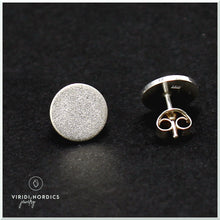 Load image into Gallery viewer, HALLA Stud earring, small